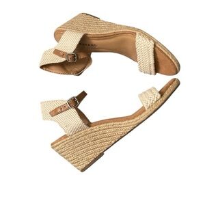 Lucky Brand Cream and Tan Espadrille 3” Sandals